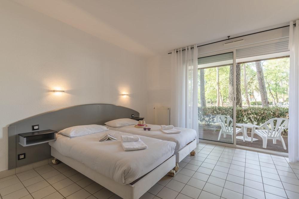 Azureva Ronce Les Bains Hotel Exterior photo