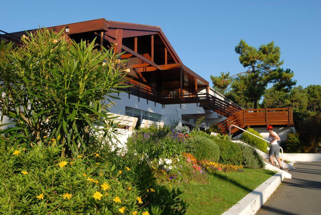 Azureva Ronce Les Bains Hotel Exterior photo